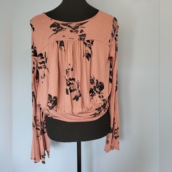 Free People Fiona Wrap Bell Sleeve Top Size XS in Pink - Picture 5 of 12